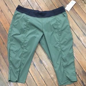 NWT Lucy get going Capri